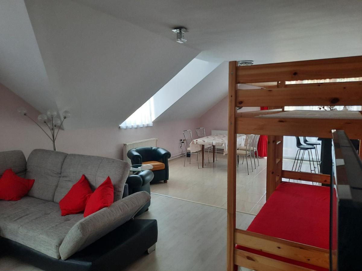 Fitt Apartman Lenti Ngoại thất bức ảnh