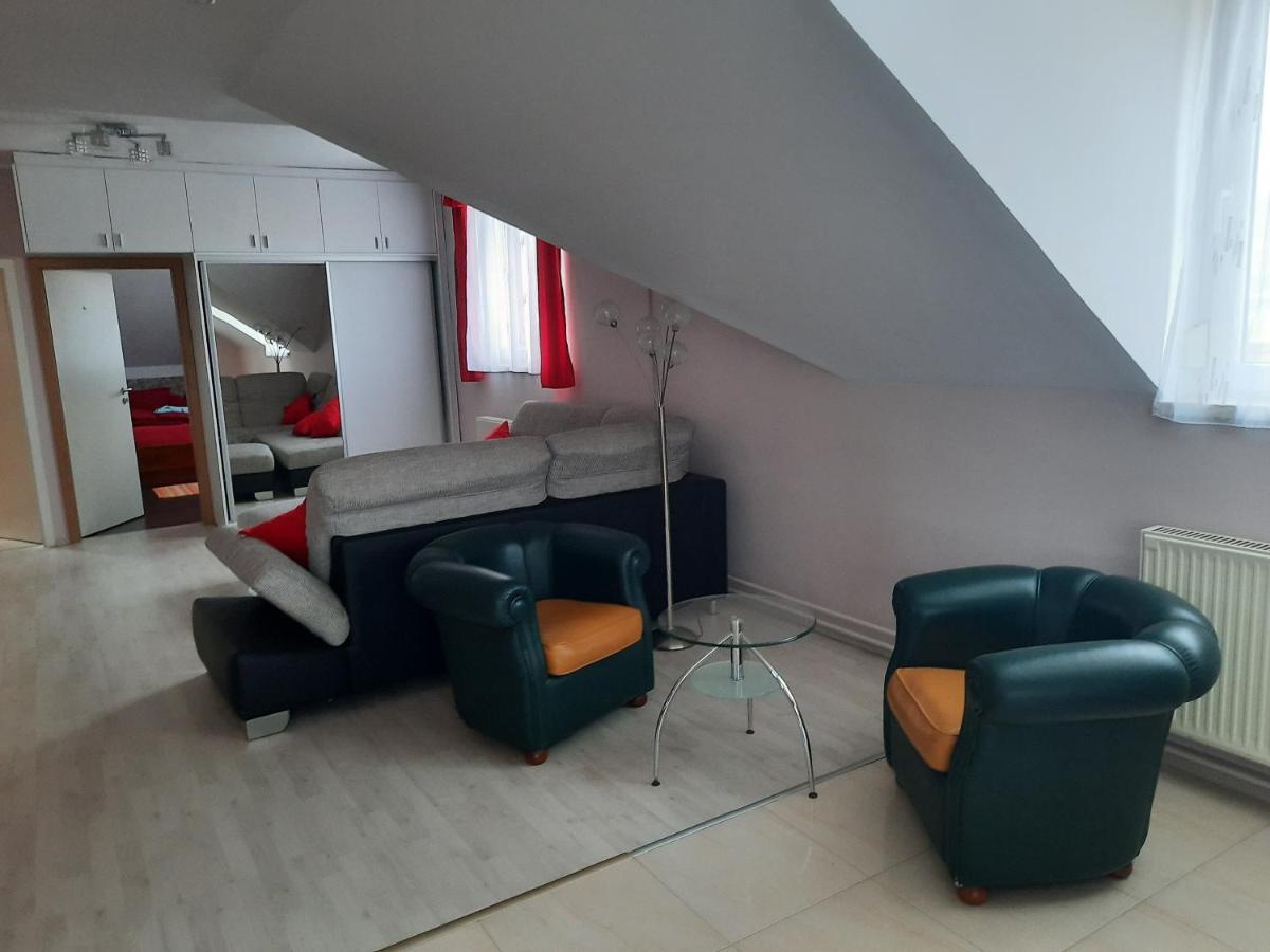 Fitt Apartman Lenti Ngoại thất bức ảnh