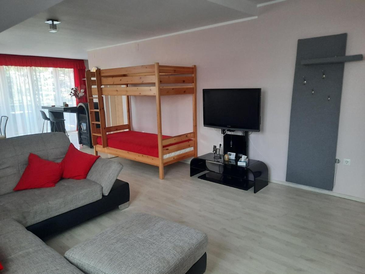 Fitt Apartman Lenti Ngoại thất bức ảnh