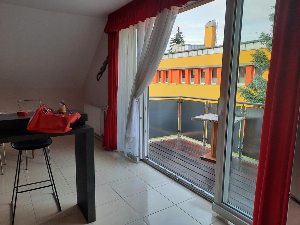 Fitt Apartman Lenti Ngoại thất bức ảnh
