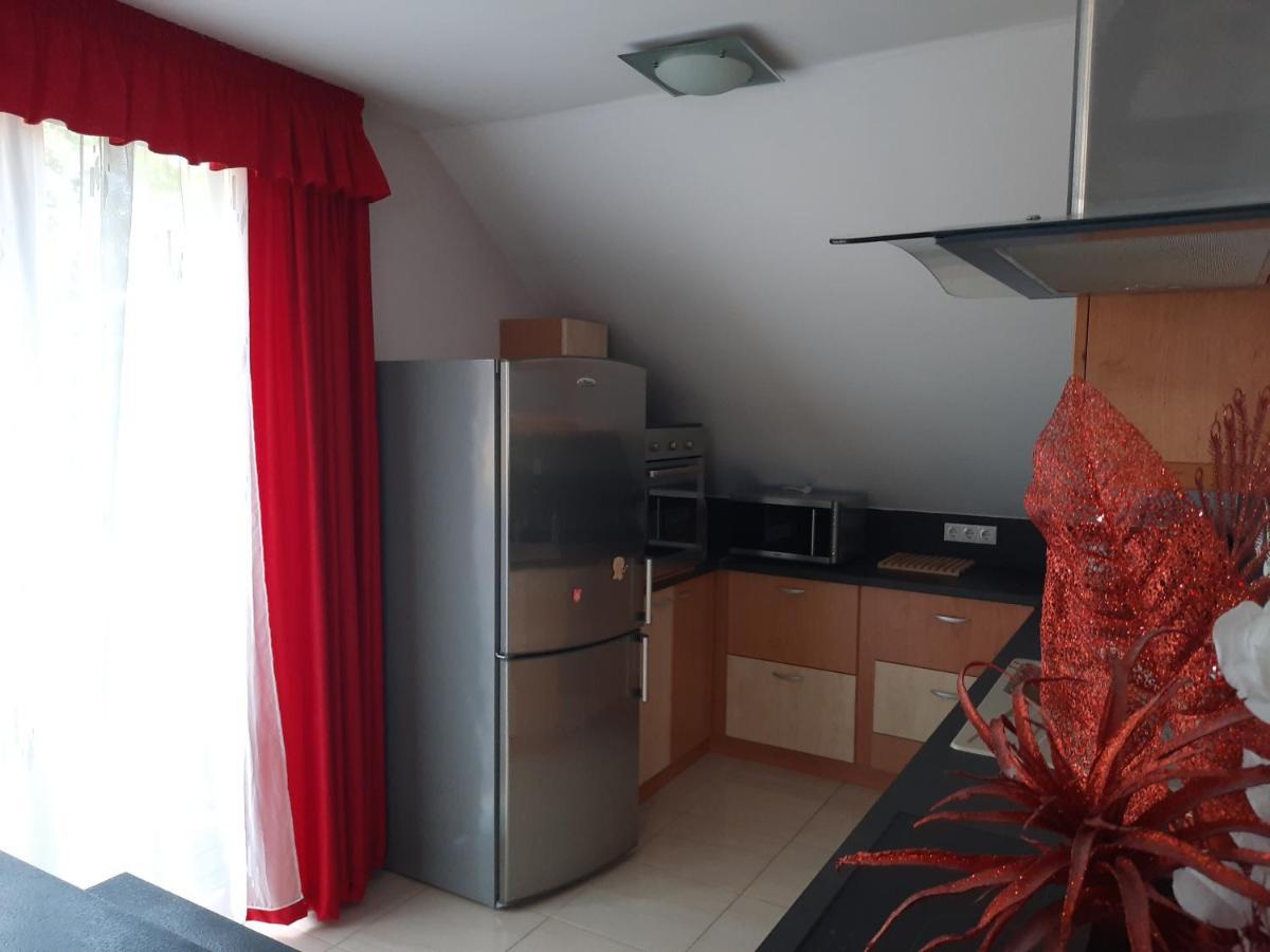 Fitt Apartman Lenti Ngoại thất bức ảnh
